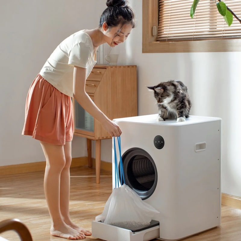 Instachew Purrclean Automatic Self-Cleaning Cat Litter Box